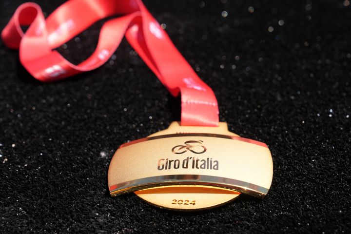 Il Giro d&rsquo;Italia e il Grande Torino: la prima tappa da Venaria Reale a Torino passando per  Superga. Tra sacro e profano.