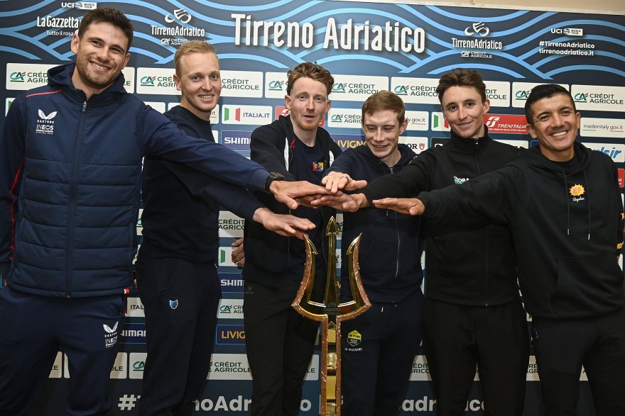 Corsa bagnata corsa fortunata: dal 4 marzo la Tirreno &ndash; Adriatico Cr&eacute;dit Agricole  apre i battenti per la 59esima volta. Attesi i pi&ugrave; grandi nomi del Ciclismo Mondiale.